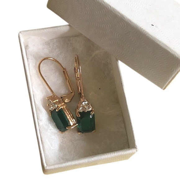 Elegant Emerald color stone & Gold Plated Drop Earrings Shiny Cubic zirconium - Picture 1 of 10